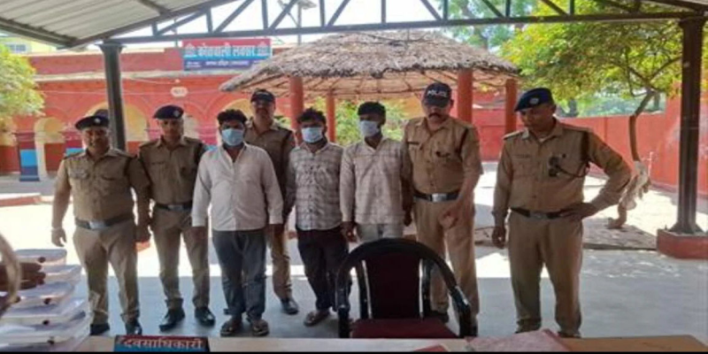 प्रधान पति से दस लाख की रंगदारी मांगने वाले तीन बदमाश गिरफ्तार